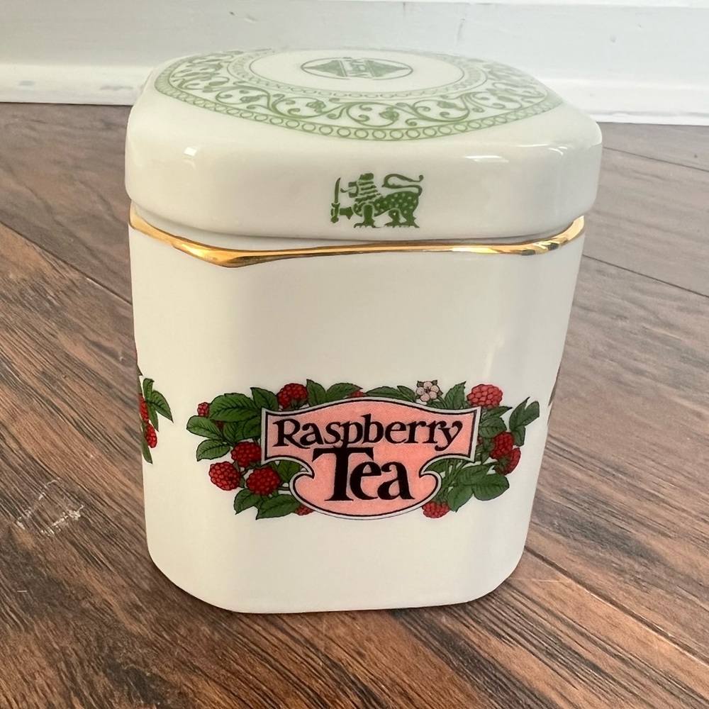 Mlesna Porcelain Raspberry Tea Jar - Picture 3 of 7